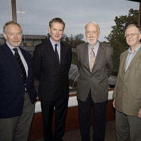 An tOllamh Seosamh Watson, An Dr Caoimhín Mac Giolla Léith, Aodh Ó Canainn, léachtóir na bliana 2006, agus An tOllamh Liam Mac Mathúna